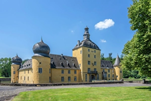Nordrhein Westfalen Prints: Gudenau castle, Wachtberg, Rhein-Sieg-Kreis, North Rhine-Westphalia, Germany