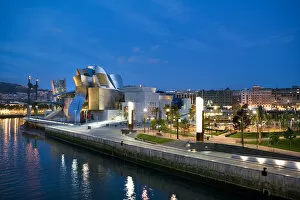 Images Dated 4th April 2011: Guggenheim Museum, architect Frank O. Gehry, Bilbao, Basque Country, Spain