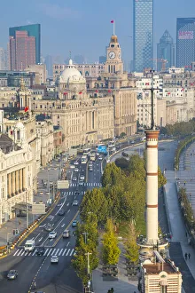 Images Dated 14th November 2016: The Gutzlaff signal tower & The Bund, Shanghai, China