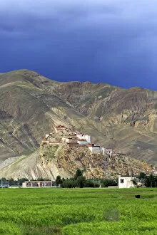 Images Dated 22nd January 2014: Gyantse Dzong, Gyantse County, Shigatse Prefecture, Tibet, China