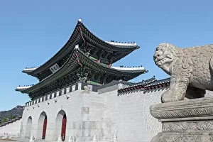 Images Dated 8th May 2013: Gyeongbokgung Palace, Palace of Shining Happiness, Seoul, South Korea