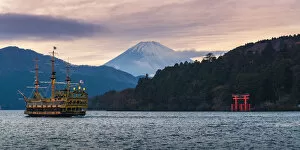 Images Dated 21st November 2018: Hakone, Kanagawa Prefecture, Honshu, Japan
