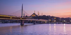 Suspension Bridge Collection: Halic Metro Bridge & Suleymaniye Camii (Mosque), Golden Horn, Istanbul, Turkey