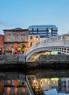 Ha'penny Bridge at dusk, Dublin, Ireland