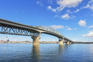 Images Dated 24th May 2019: Harbour Bridge, Auckland, North Island, New Zealand