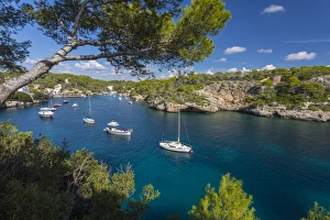 Images Dated 28th September 2017: Harbour of Cala Figuera, Mallorca (Majorca), Balearic Islands, Spain