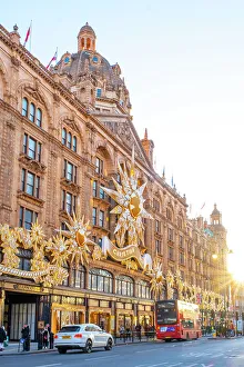 Images Dated 5th January 2023: Harrods department store, Brompton Road, Knightsbridge, London, England, UK