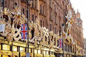 Images Dated 5th January 2023: Harrods department store, Brompton Road, Knightsbridge, London, England, UK