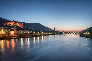 Images Dated 4th April 2018: Heidelberg castle and Neckar river at dusk, Baden-Wurttemberg, Germany