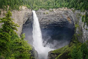 Images Dated 21st February 2020: Helmcken Falls, Wells Gray Provincial Park, British Columbia, Canada. Stormy weather