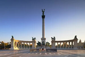 Images Dated 14th October 2018: Heroesa┬Ç┬Ö Square at sunrise, Budapest, Hungary
