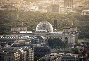 Images Dated 31st January 2020: High view of Reichstag, Berlin Mitte district, Berlin, GErmany