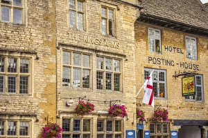 Cotswolds Prints: Historic hotel in Stow-on-the-Wold, Cotswolds, Gloucestershire, England