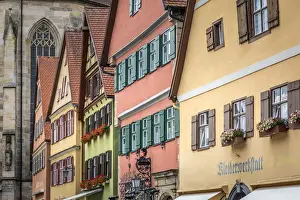 Mittelfranken Prints: Historic houses on Altrathausplatz in the old town of Dinkelsbuhl