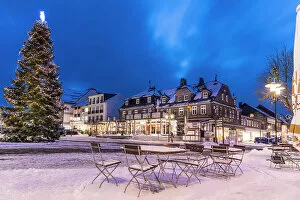 Advent Gallery: Historic houses at Winterberg`s market square on a winter evening, Sauerland