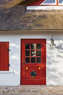 Ahrenshoop Gallery: Historic thatched roof house in Ahrenshoop, Mecklenburg-Western Pomerania
