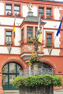 Market Square Prints: Historic town hall with Michaelsbrunnen in the old town of Bernkastel