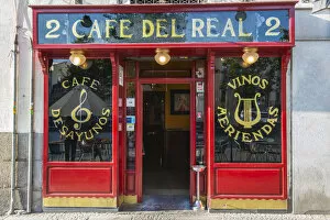 Central Gallery: The historical Cafe del Real located in Plaza de Isabel I, Madrid, Comunidad de Madrid