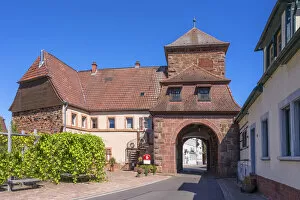 Images Dated 13th August 2020: Historical town gate at Billigheim, Palatinate wine road, Rhineland-Palatinate, Germany