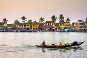 Viet Nam Prints: Hoi An Ancient Town on the Thu Bon River, Quang Nam Province, Vietnam
