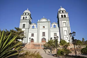 Images Dated 26th June 2009: Honduras, Tegucigalpa, Suyapa, Basilica de Suyapa