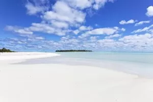 Images Dated 6th June 2015: Honeymoon island, Aitutaki lagoon, Cook Islands
