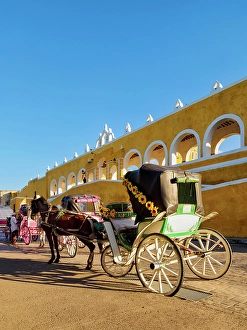 San Antonio Prints: Horse-drawn carriage in front of the Convent of San Antonio de Padua