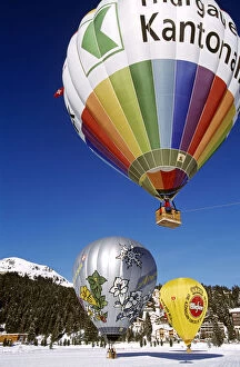 Activities Gallery: Hot-air balloon, Arosa, Grisons, Switzerland