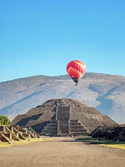 Flight Prints: Hot air balloon flying over the Pyramid of the Moon, Teotihuacan, Mexico State, Mexico