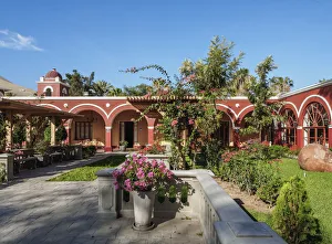Images Dated 8th November 2017: Hotel Mossone, Huacachina, Ica Region, Peru