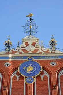 Images Dated 11th November 2016: House of the Brotherhood of the Blackheads dating back to 1334, a Unesco World Heritage
