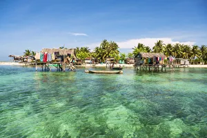 Images Dated 27th March 2020: Still houses of the Bajau Laut sea gypsies, Bodgaya Island, Tun Sakaran Marine Park