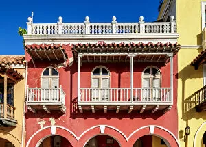 Images Dated 13th June 2018: Houses with Balconies, Plaza de Los Coches, Old Town, Cartagena, Bolivar Department