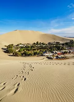 Images Dated 27th January 2017: Huacachina Oasis, elevated view, Ica Region, Peru
