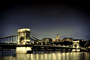 Hungary, Budapest, Chain Bridge and Royal Palace