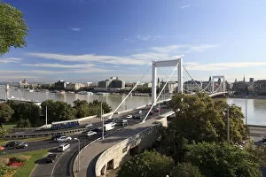 Images Dated 31st January 2011: Hungary, Budapest, Elisabeth Bridge (Erzsebeth Lanchid)