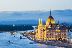 Hungary, Central Hungary, Budapest. Chain Bridge and the Hungarian Parliament Building