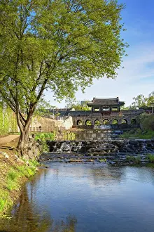City Walls Prints: Hwahongmun Gate (Buksumun) of Hwaseong Fortress (UNESCO World Heritage Site)