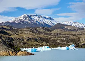 Icebergs on Lake Argentino, Los Glaciares National Park, Santa Cruz Province, Patagonia