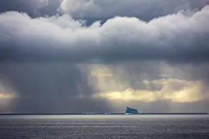 Polar Region Prints: Icebergs off the coast of Etah in the High Arctic, Northern Greenland