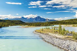 Icefields Parlway near Maligne Lake, Jasper National Park, Alberta, Canada