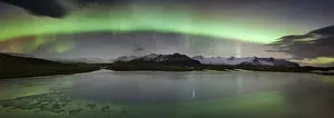 Iceland, South Iceland, Aurora Borealis in Jokulsarlon lagoon
