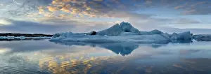 Iceland, South Iceland, Overview of the ice lagoon Jokulsarlon