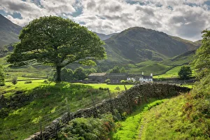 Farmhouse Prints: Idyllic countryside and farmhouse