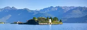Images Dated 10th May 2015: The idyllic Isola dei Pescatori & Isola Bella, Borromean Islands, Lake Maggiore