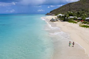 Parasol Prints: Idyllic tropical Turners beach with white sand, turquoise ocean water