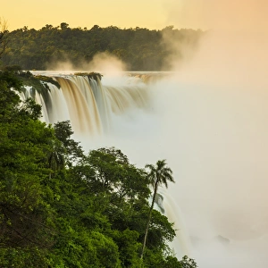 Images Dated 13th March 2016: Iguacu Falls, Parana State, Brazil