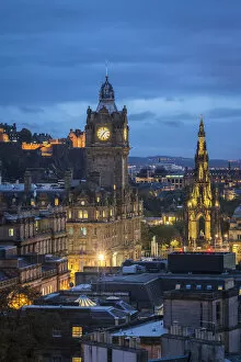 Images Dated 20th September 2019: Illuminated Balmoral Hotel clock tower and Scott Monument seen from Observatory House