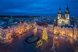 Images Dated 25th February 2022: Illuminated Church of Our Lady before Tyn in city at twilight, Old Town of Prague, Prague