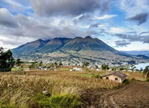 Images Dated 9th October 2018: Imbabura Volcano, Otavalo, Imbabura Province, Ecuador